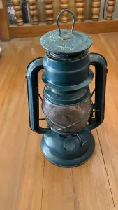 ตะเกียงรั้วเก่า: เสน่ห์แห่งกาลเวลา เพิ่มความคลาสสิกให้กับบ้านของคุณ