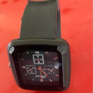 นาฬิกาแฟชั่นสแควร์คู่: สไตล์มินิมอล ตอบโจทย์ทุกเพศ ทุกสไตล์!